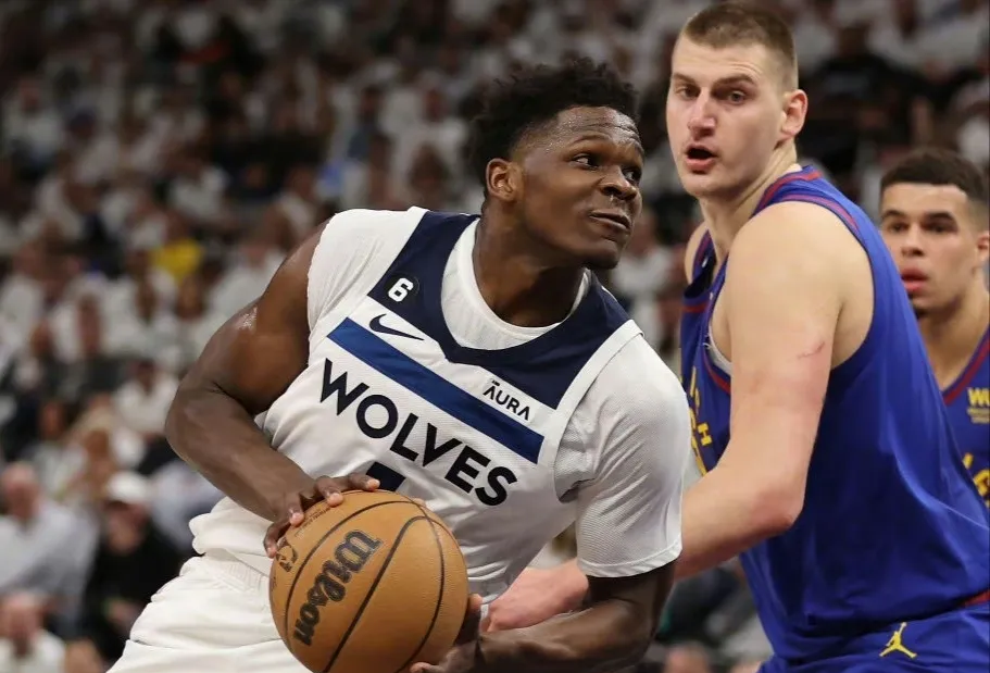 明尼苏达森林狼训练开放日;今晨复出首秀引欢呼;欧篮联在即;身体对抗强度拉满的简单介绍 明尼苏达森林狼训练开放日;今晨复出首秀引欢呼;欧篮联在即;身体对抗强度拉满的简单介绍