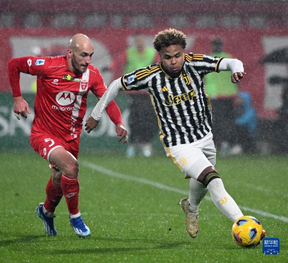 关于清晨尤文图斯调整名单以备意甲,官宣签约环节打磨,质疑声仍在,更衣室氛围转暖的信息 关于清晨尤文图斯调整名单以备意甲,官宣签约环节打磨,质疑声仍在,更衣室氛围转暖的信息