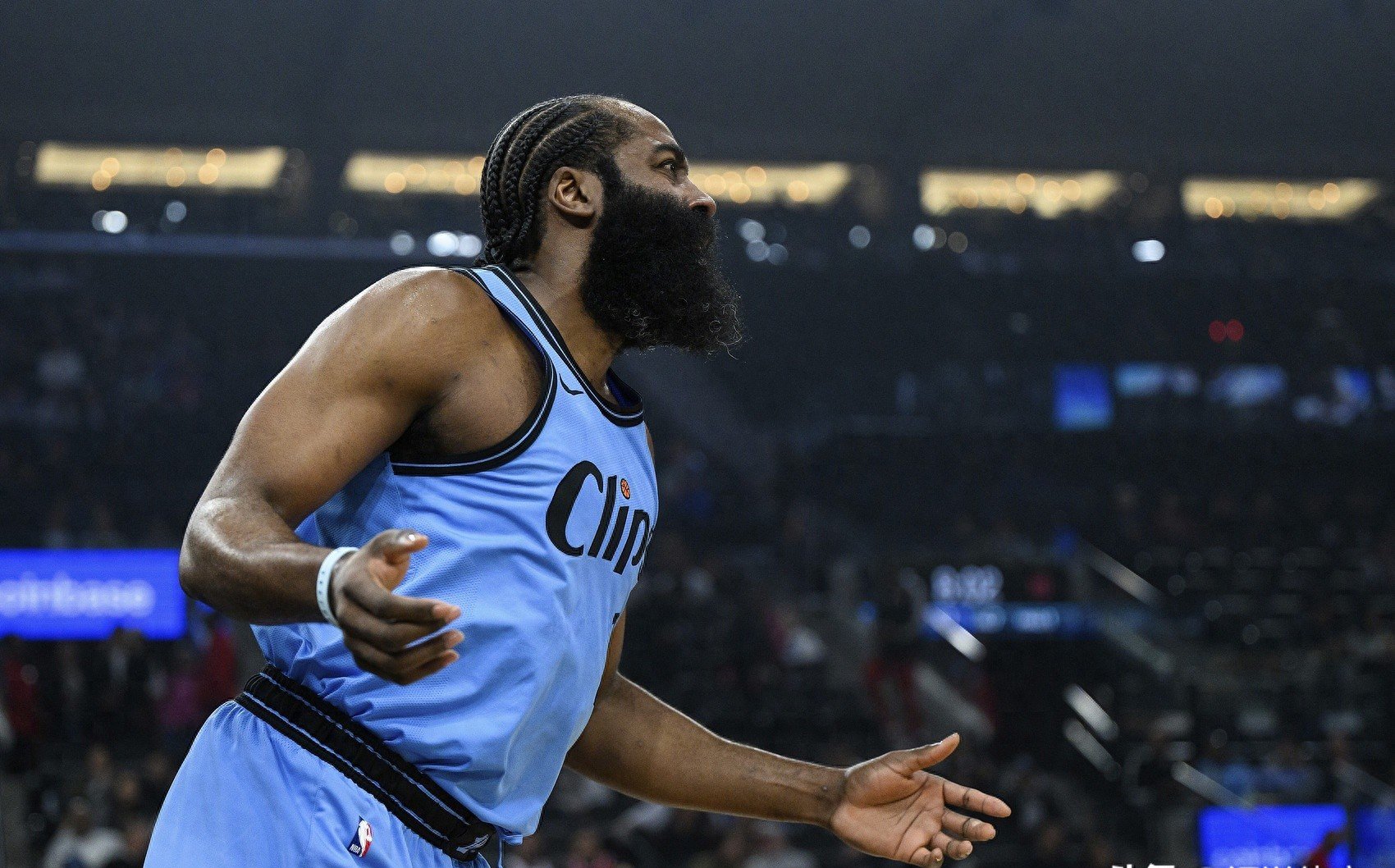 包含窗口期NBA常规赛焦点战，迈阿密热火强势反弹，管理层满意，资深球员宣示担当的词条