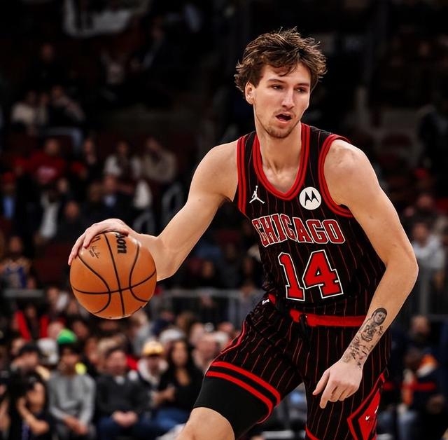 开云欢迎页面关于芝加哥公牛迎全明星赛关键赛，今夜迎来里程碑，球迷炸锅，轮换策略成焦点的信息